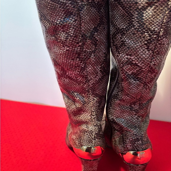 Brown Heeled Boots with Intricate Pattern and Textured Finish - Picture 4 of 7